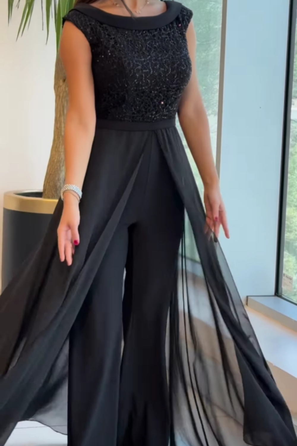 Avaria | Sleeveless Elegant Jumpsuit